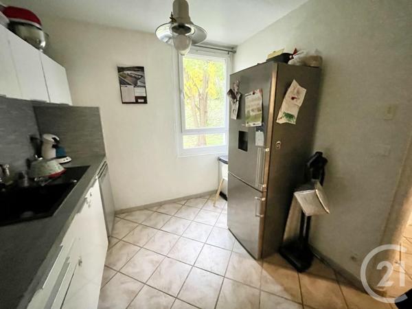Appartement T3 à vendre  3 pièces - 63 m 2   PORT DE BOUC  - 13