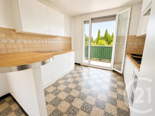 Appartement T3 à vendre  3 pièces - 63 m 2   PORT DE BOUC  - 13