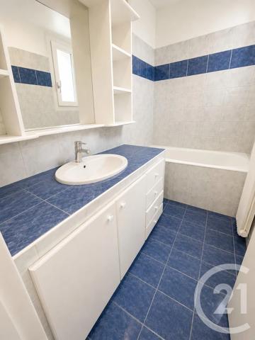 Appartement T3 à vendre  3 pièces - 63 m 2   PORT DE BOUC  - 13