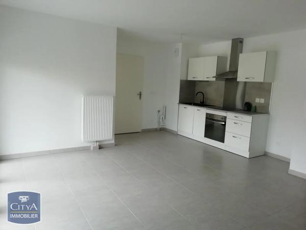 Appartement à louer 2 pièces 42.39m² Istres (13800)