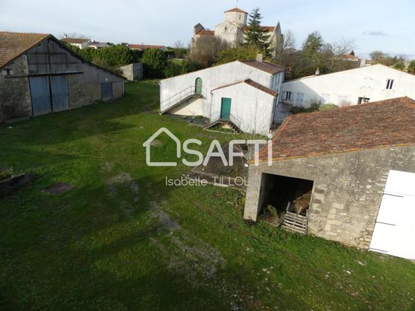 Ensemble immobiler, corps de ferme et granges