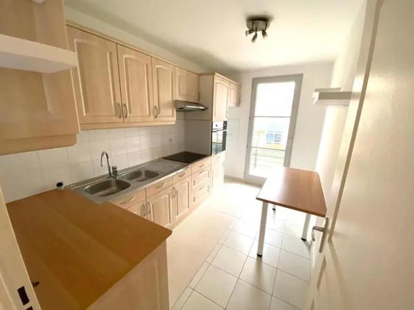 Appartement à louer 3 pièces 70.2m² Blois (41000)