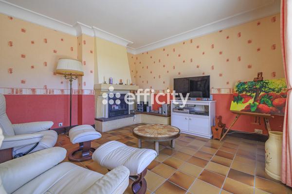 Maison
         8 pièces
        - 162 m² Exclusivité 234 000 € *