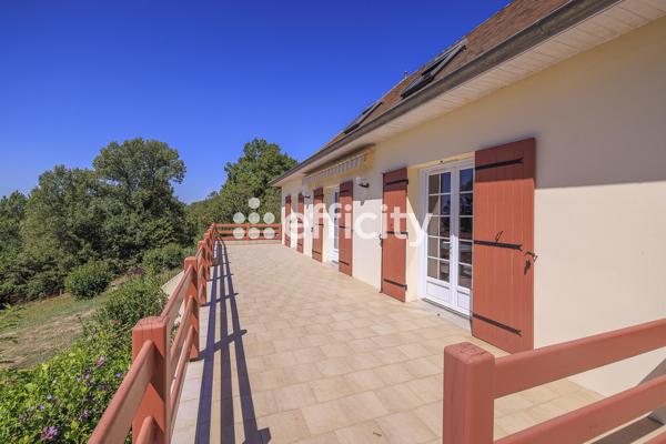 Maison
         8 pièces
        - 162 m² Exclusivité 234 000 € *