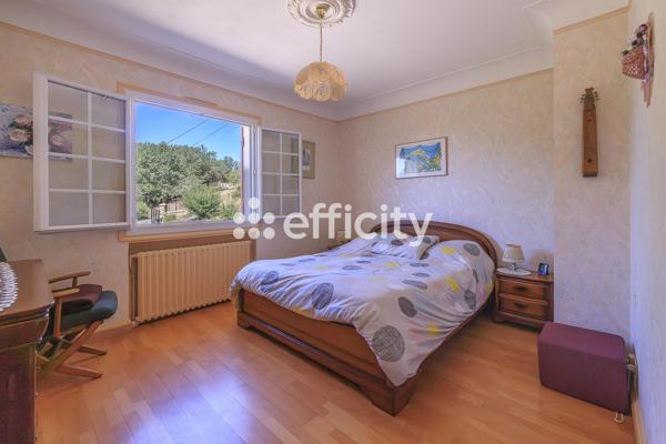 Maison
         8 pièces
        - 162 m² Exclusivité 234 000 € *