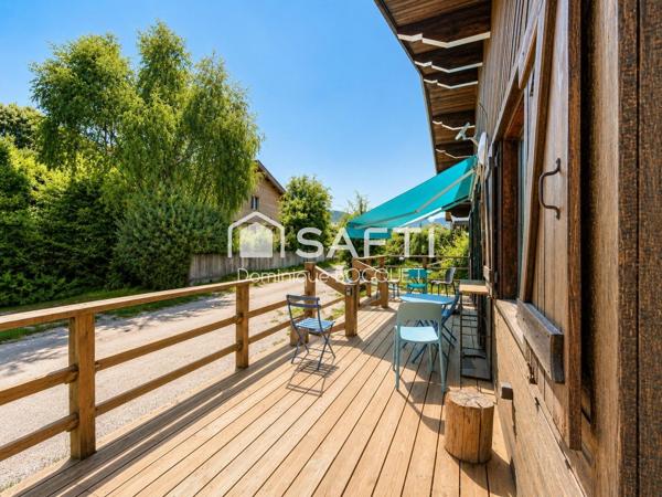 Chalet d'exception, refait à neuf 4 pièces, 3 chambres, garage, parking et terrain privatif.