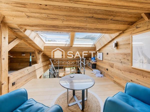 Chalet d'exception, refait à neuf 4 pièces, 3 chambres, garage, parking et terrain privatif.
