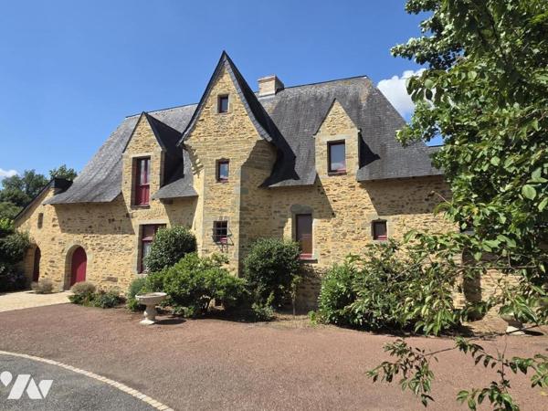 Propriété comprenant un ancien prieuré et une longère sur un terrain de 3700m² environ.