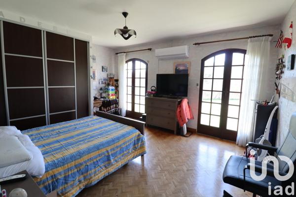 House for sale 6 rooms 240 m² Pompignac