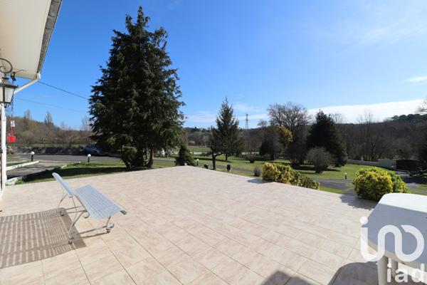 House for sale 6 rooms 240 m² Pompignac