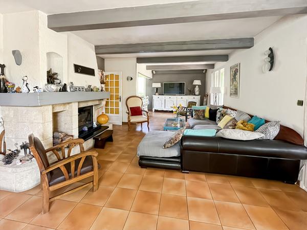 En exclusivité Maison T6 de 147 m2 avec piscine, jardin, garage à Allauch 13190