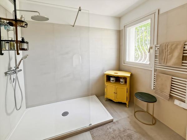 En exclusivité Maison T6 de 147 m2 avec piscine, jardin, garage à Allauch 13190