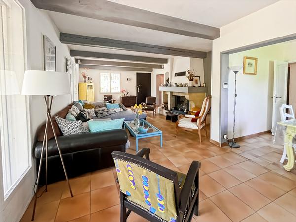 En exclusivité Maison T6 de 147 m2 avec piscine, jardin, garage à Allauch 13190
