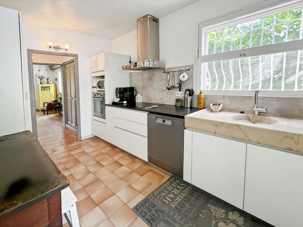 En exclusivité Maison T6 de 147 m2 avec piscine, jardin, garage à Allauch 13190