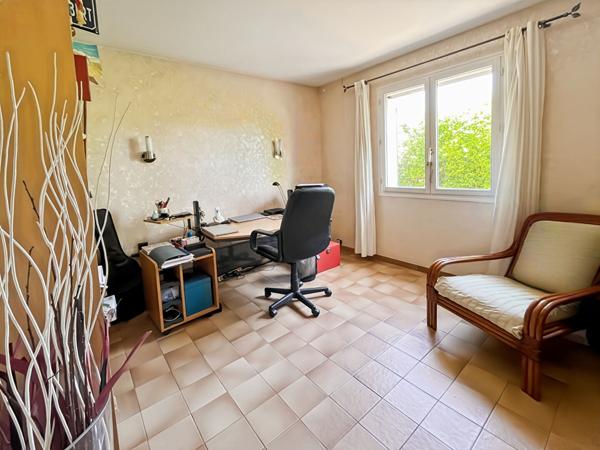 En exclusivité Maison T6 de 147 m2 avec piscine, jardin, garage à Allauch 13190