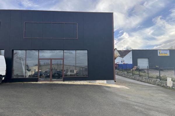 LOCAL COMMERCIAL SAINT BERTHEVIN