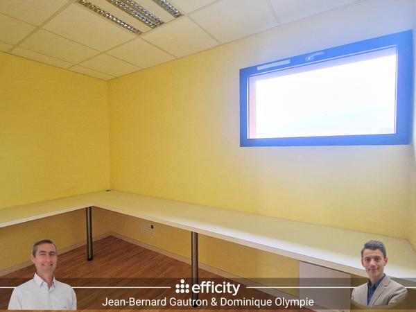 Bureau 21 pièces - 297 m²