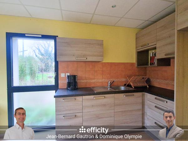 Bureau 21 pièces - 297 m²