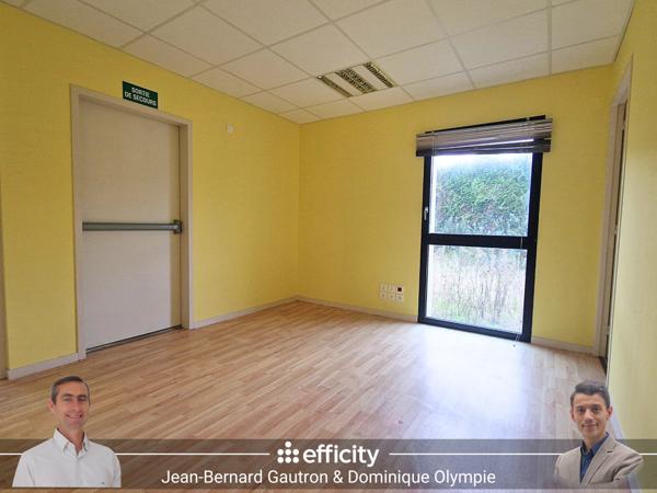 Bureau 21 pièces - 297 m²