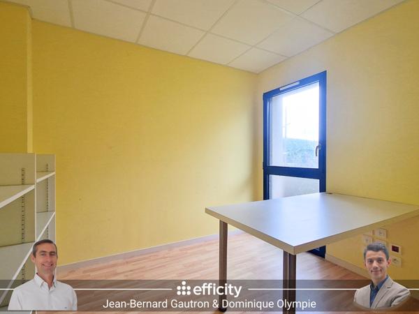 Bureau 21 pièces - 297 m²