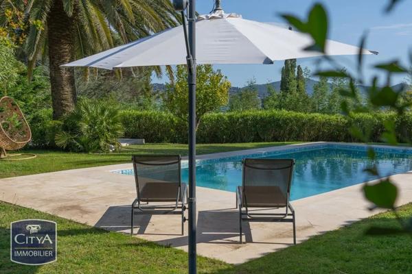 Maison à vendre 5 pièces 174m² Grimaud (83310)