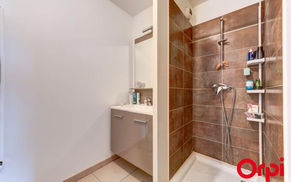 Appartement à vendre    2 pièces • 40,48 m2 Saint-Priest