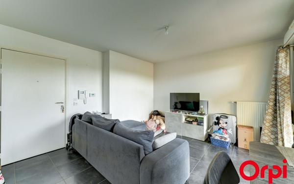 Appartement à vendre    2 pièces • 40,48 m2 Saint-Priest