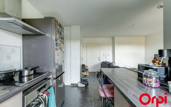 Appartement à vendre    2 pièces • 40,48 m2 Saint-Priest