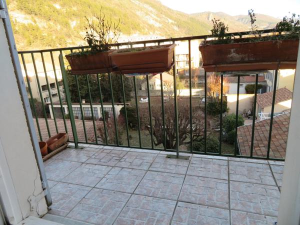 DIGNE-LES-BAINS (04) APPARTEMENT T2 de 51m² avec balcon, 4ème étage avec ascenseur