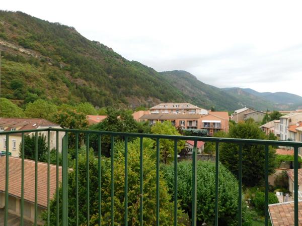 DIGNE-LES-BAINS (04) APPARTEMENT T2 de 51m² avec balcon, 4ème étage avec ascenseur