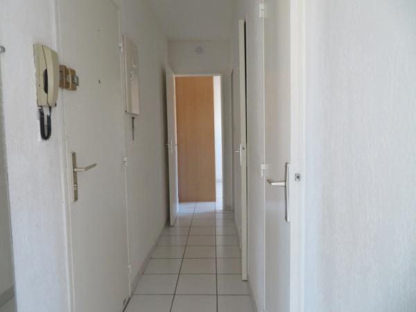 DIGNE-LES-BAINS (04) APPARTEMENT T2 de 51m² avec balcon, 4ème étage avec ascenseur