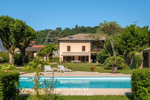 Propriété de caractère au bord de l’eau