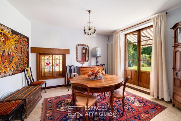 Propriété de caractère au bord de l’eau