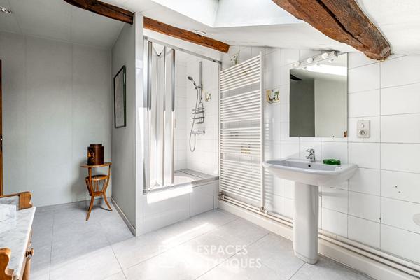 Propriété de caractère au bord de l’eau