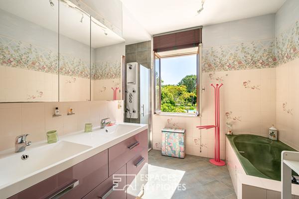 Propriété de caractère au bord de l’eau