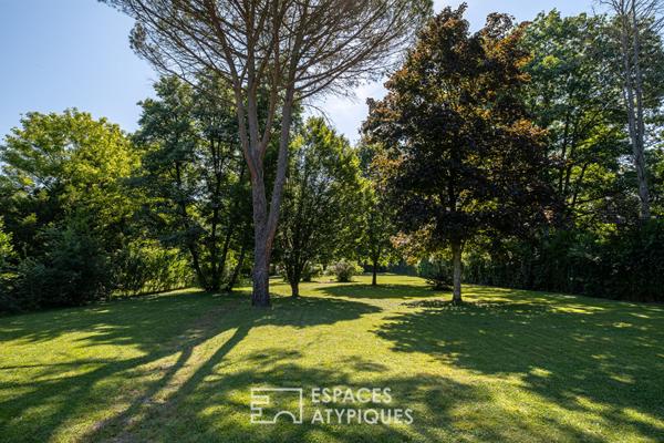 Propriété de caractère au bord de l’eau