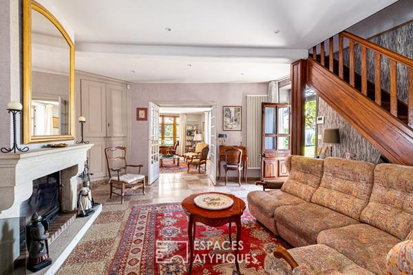 Propriété de caractère au bord de l’eau