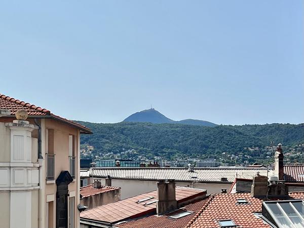 Beau T4 rénové sur le plateau central
