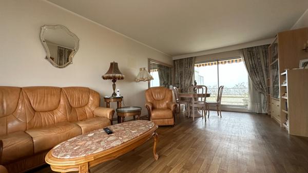 Exceptionnel, appartement de trois pièces principales de 76,72 m2 avec Terrasses de 60 M2