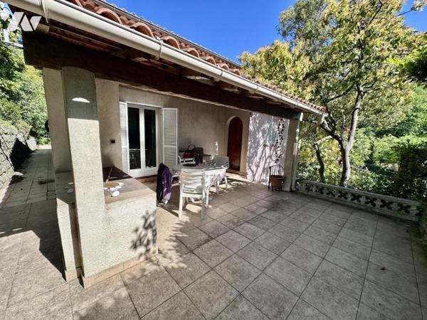 CHATEAUNEUF DE GRASSE - BELLE VILLA INDIVIDUELLE DE 144M²