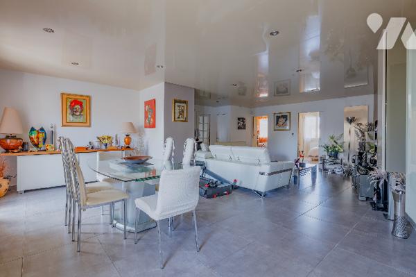 Maison 5 pièces – 168 m² – Piscine – Garage – Terrasse – Annexe – Villeurbanne