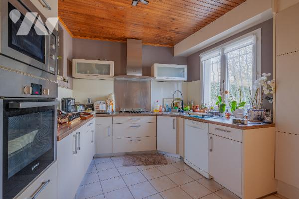 Maison 5 pièces – 168 m² – Piscine – Garage – Terrasse – Annexe – Villeurbanne