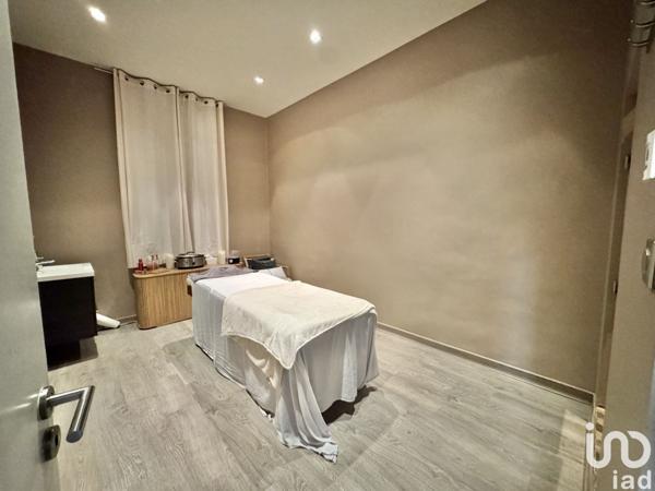 Boutique/Local commercial à vendre 221 m² Nîmes-Saint-Césaire