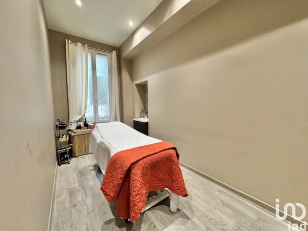 Boutique/Local commercial à vendre 221 m² Nîmes-Saint-Césaire