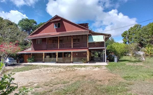 Maison à vendre    6 pièces •  Mana