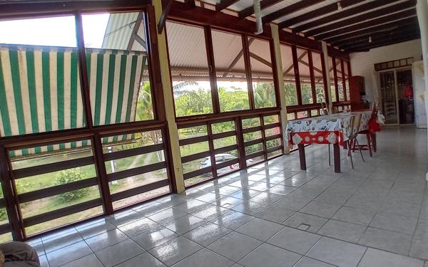 Maison à vendre    6 pièces •  Mana