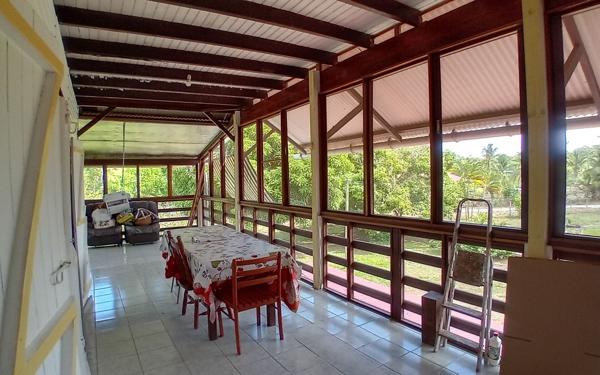 Maison à vendre    6 pièces •  Mana