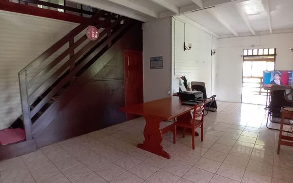 Maison à vendre    6 pièces •  Mana