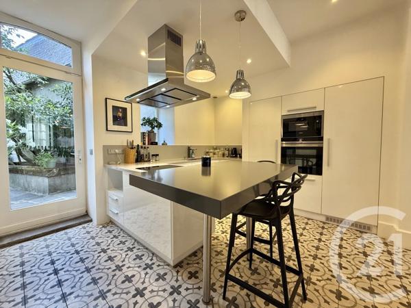 Maison à vendre  12 pièces - 273 m 2   MOULINS  - 03