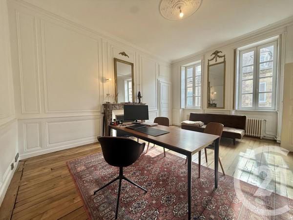 Maison à vendre  12 pièces - 273 m 2   MOULINS  - 03